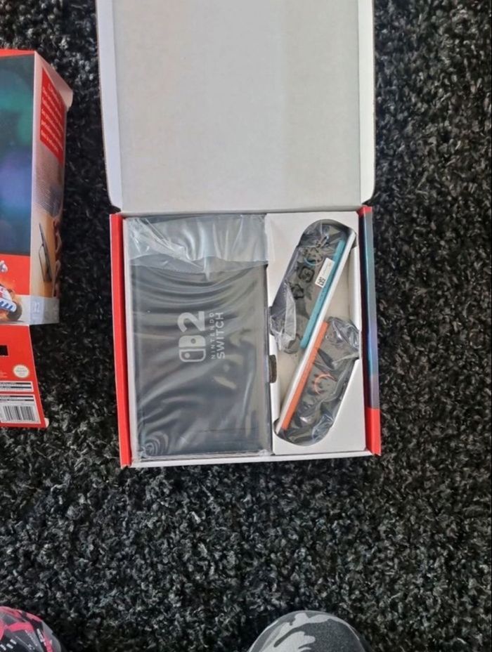 Console Nintendo Switch 2 + lot Mario Kart World - photo numéro 5