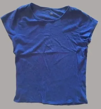 👕 T-shirt femme bleu marine – Taille M – Très bon état