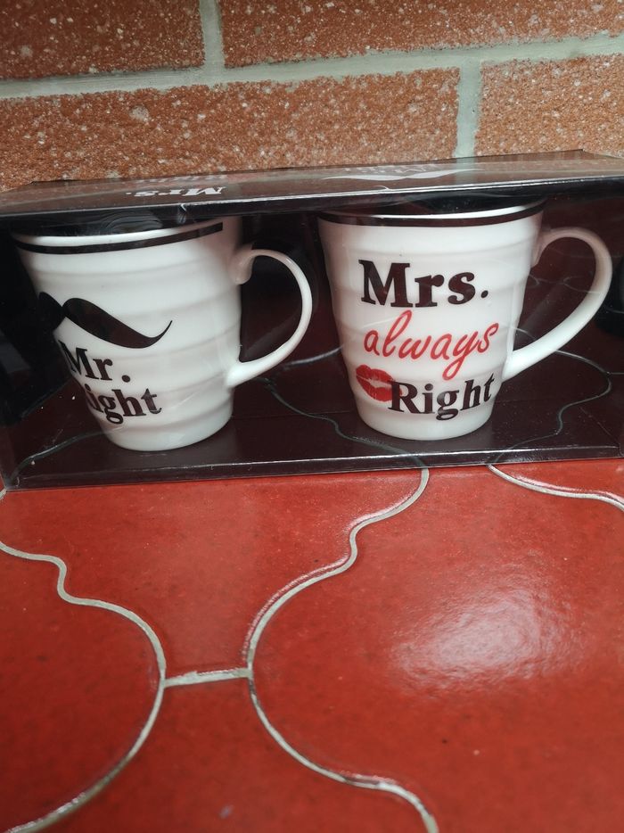 Coffret neuf de 2 grands mugs