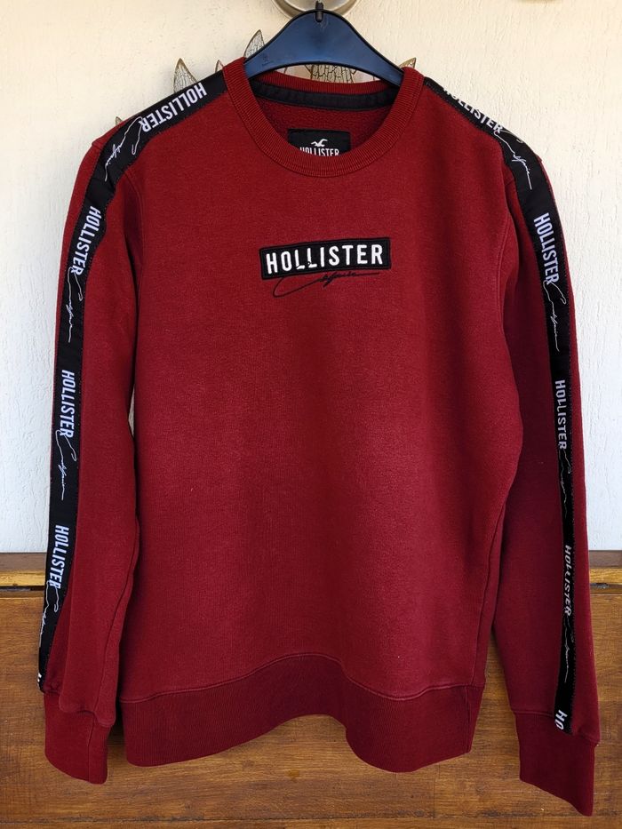 Hollister Sweat ML TS- Bordeaux-Logo Brodé Devant & Bande logo sur manches -Coupe Droite en TBE - photo numéro 2