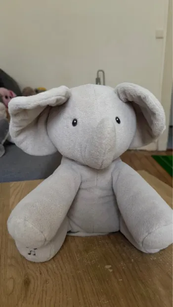 Peluche éléphant musicale – chante & joue à cache-cache