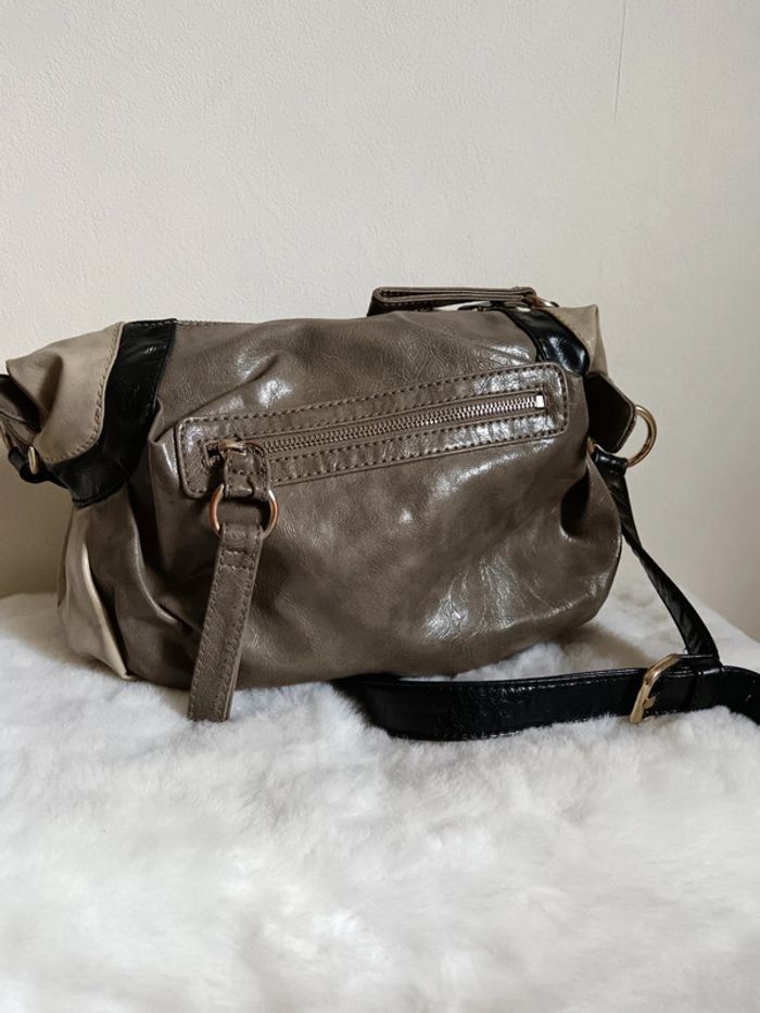 Sac bandoulière Guess vintage - photo numéro 9