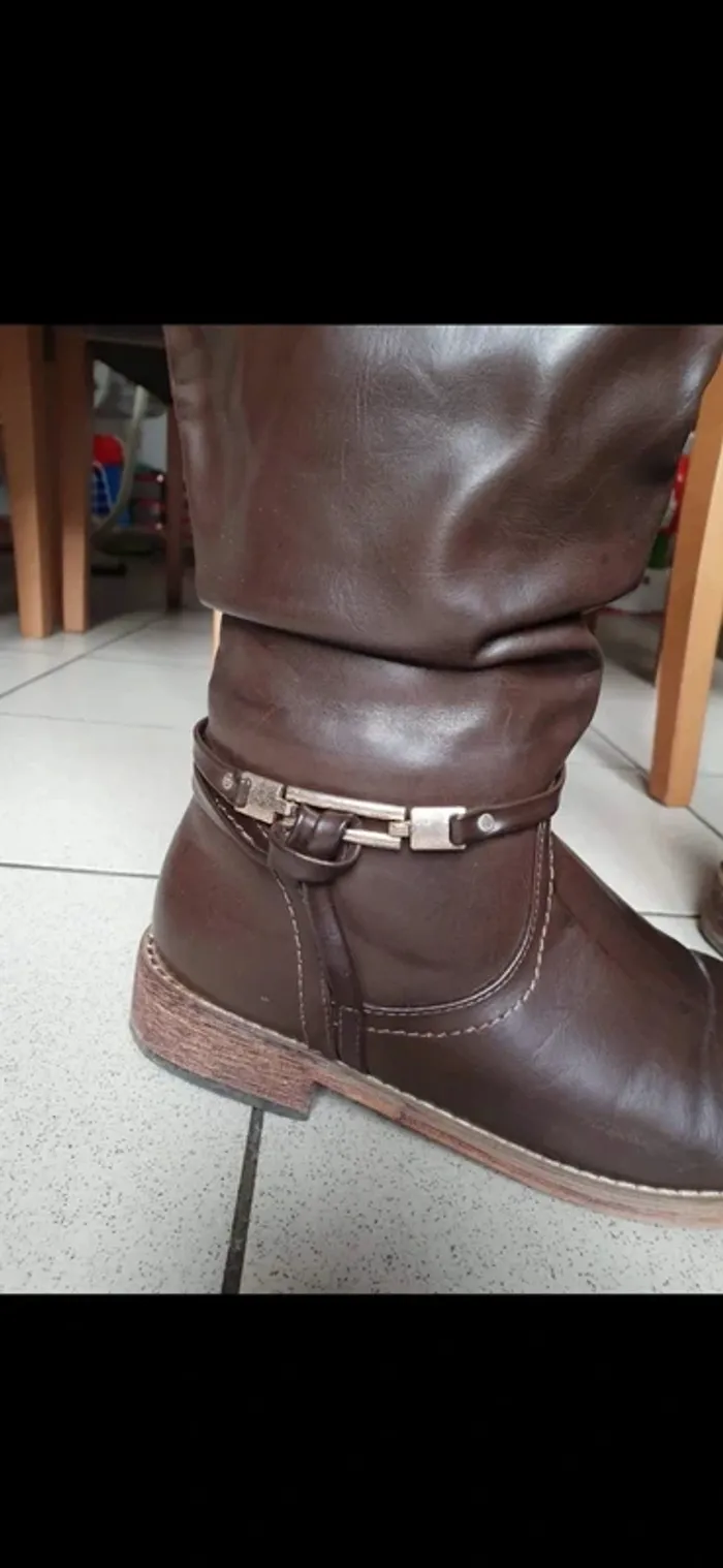 Bottes marron - photo numéro 3