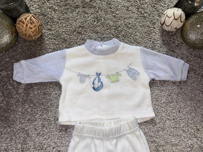 🌺Ensemble T-shirt et pantalon blanc et bleu en effet velours Taille 00mois/Naissance🌺 - photo numéro 3