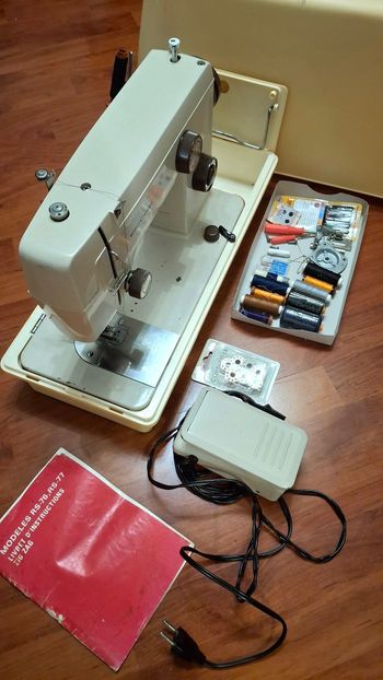 Machine à coudre Riccar RS76/77