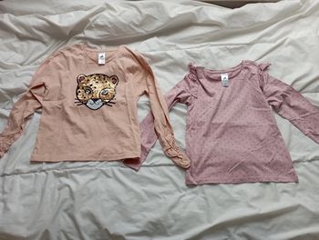 Lot 2 tee shirt manches longues dont 1 avec des beabs palomino 140 cm neuf 10€