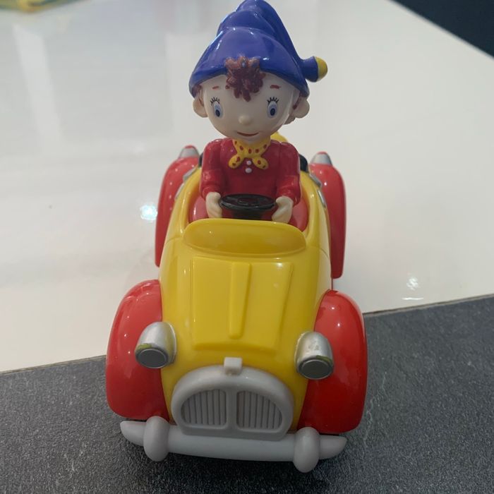 Voiture oui oui . - photo numéro 4