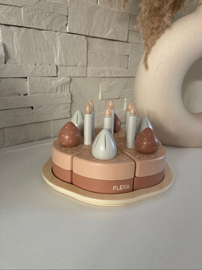 Gâteau d’anniversaire en bois - photo numéro 2