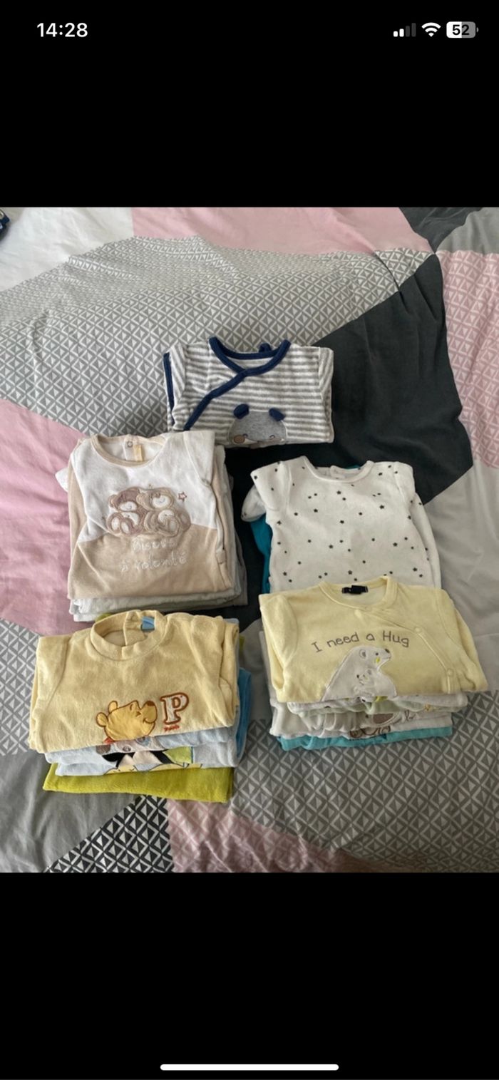 Lot de 23 pyjamas chaud