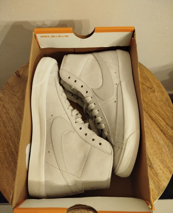 Baskets Nike T 36,5 - photo numéro 9