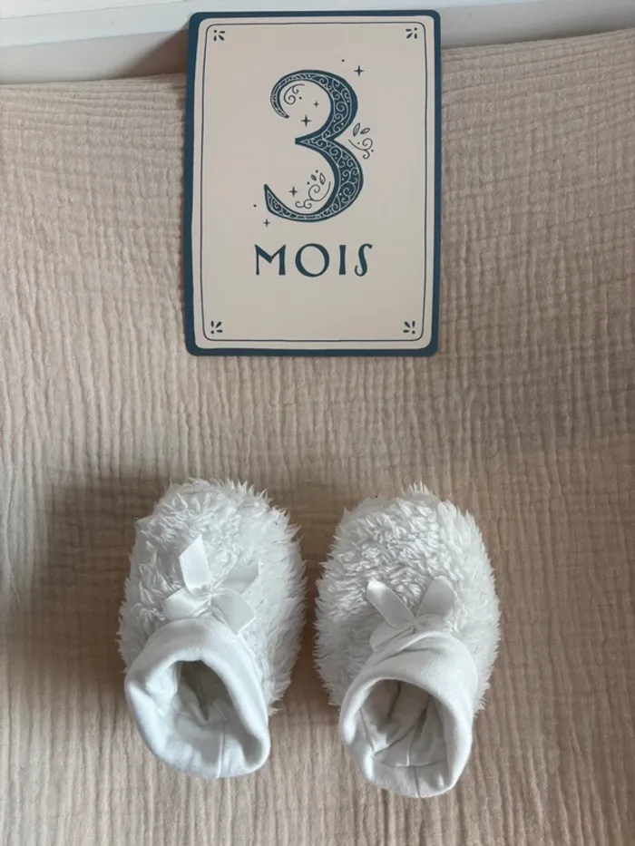 Chaussons blanc taille 3/6 mois - photo numéro 2