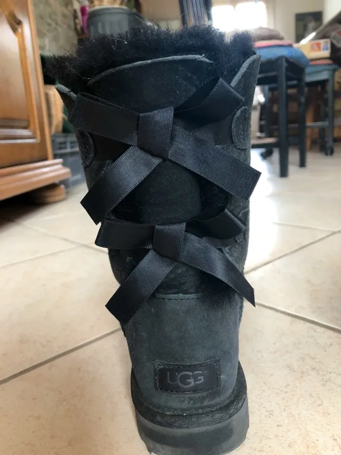 Ugg noire - photo numéro 3