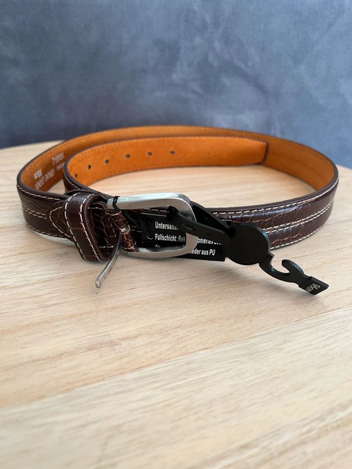 Ceinture véritable cuir 95cm neuve avec étiquette