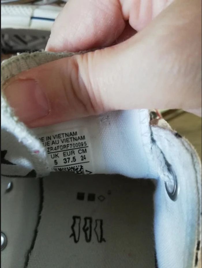 Converses motifs étoiles T37.5 - photo numéro 3