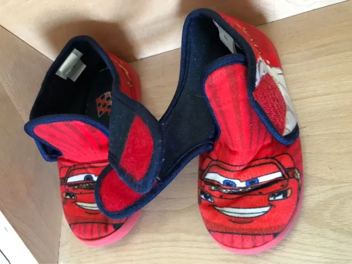 Chaussons cars taille 28 - photo numéro 2