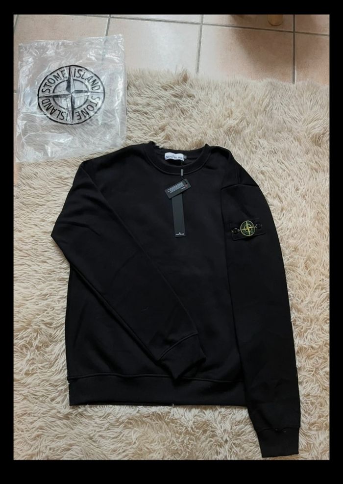 Pull stone Islande noir