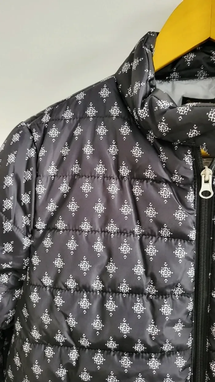 Juvenil chaqueta negra Stradivarius🖤T-S/M - photo numéro 2