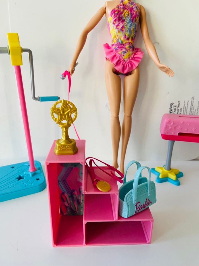 Poupée Barbie gymnastique - photo numéro 2