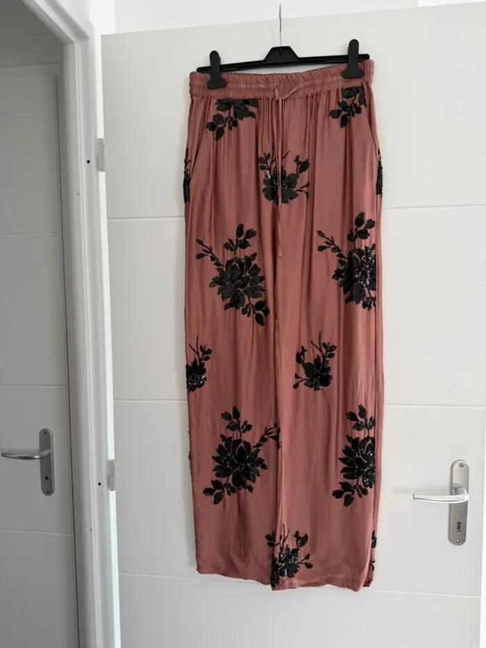 Pantalon Zara rose noir M large droit long pantaloni pantalones Vloeiende palazzo Calças femme