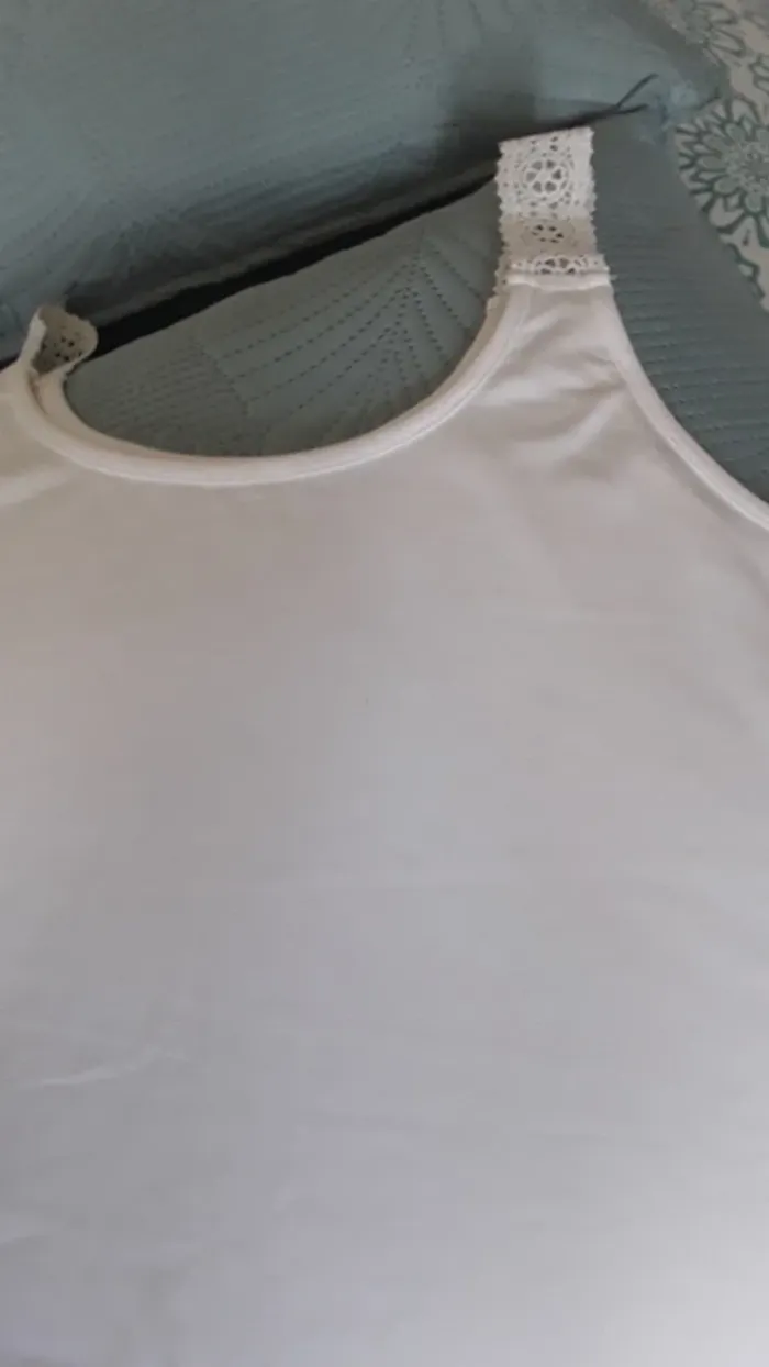 Débardeur taille 38, 40 blanc, neuf - photo numéro 5