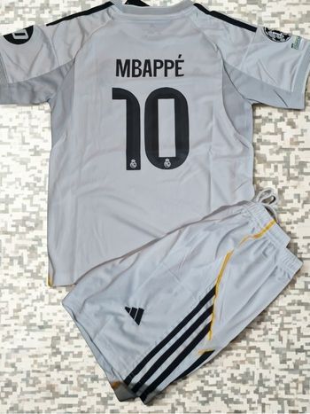 Ensemble football Real madrid - mbappe - 12 ans