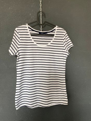 TEE shirt marine et blanc neuf