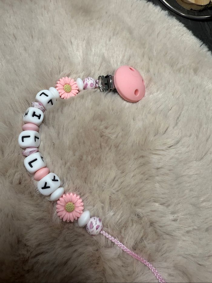 Attache tétine personnalisée