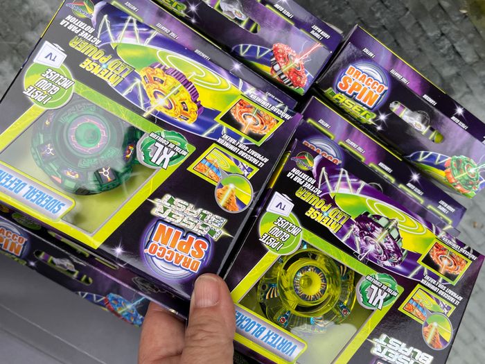 Boite de 12 Toupies De Combat - Homerokk - Dracco Spin - Lumineuse Led - photo numéro 8