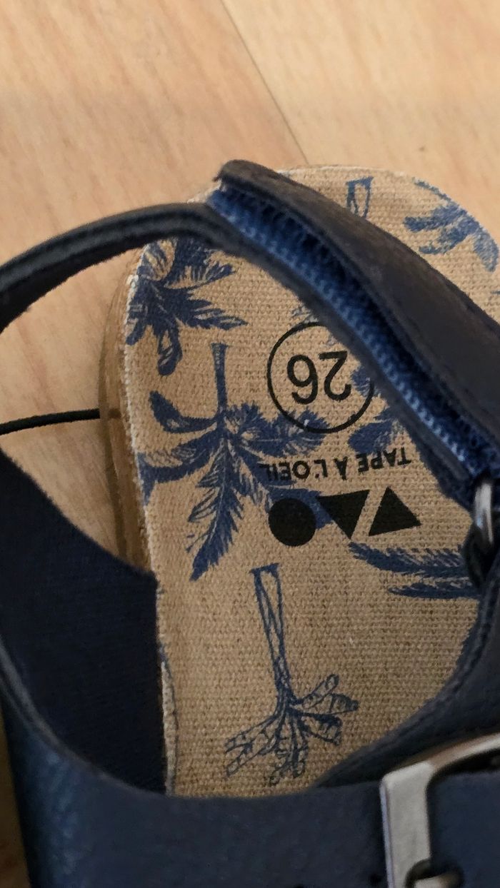 NEUVES 🏷💙🥰SUBLIMES sandales pointure 26 garçon 💙🥺 - photo numéro 2