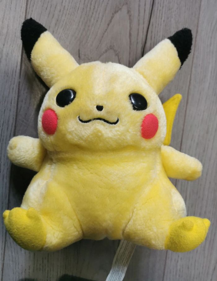 Peluche pokemon Pikachu Nintendo