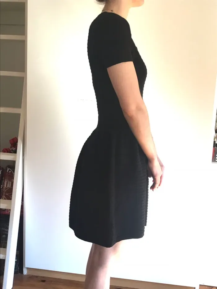 Robe noire Miss United taille 34/36 - photo numéro 3