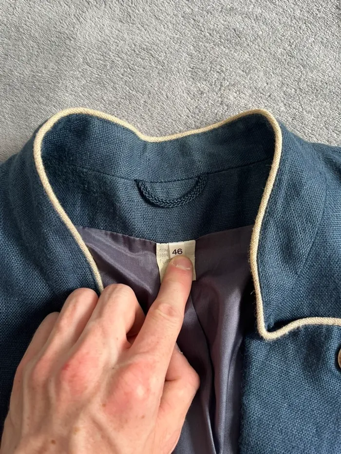 Veste vintage bleu marine – Liseré beige & boutons dorés – T.46 élégante - photo numéro 3