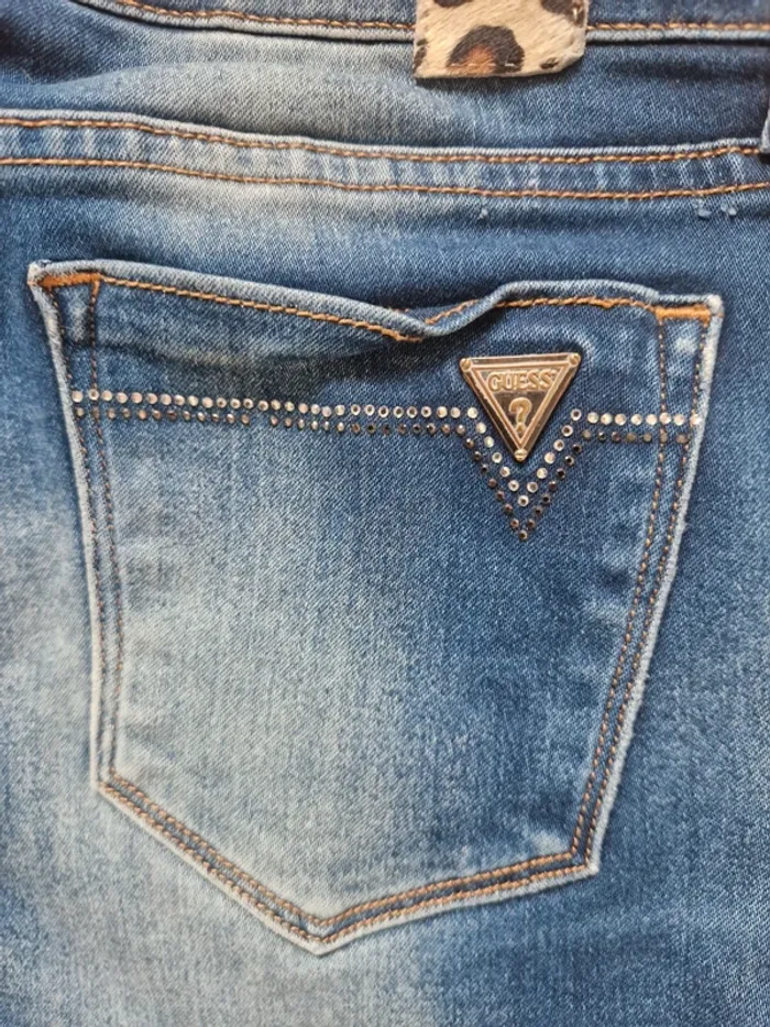 Jean 7/8 Guess taille FR 38 / US 28 - photo numéro 6