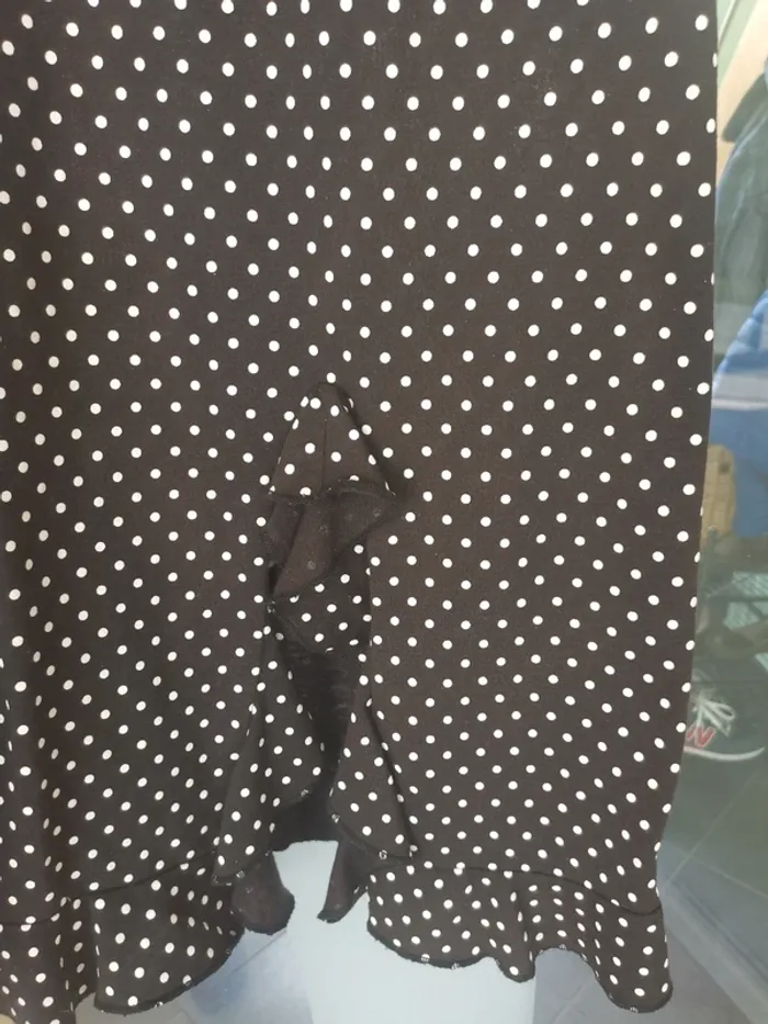 Jolie petite robe à pois taille 42. - photo numéro 2