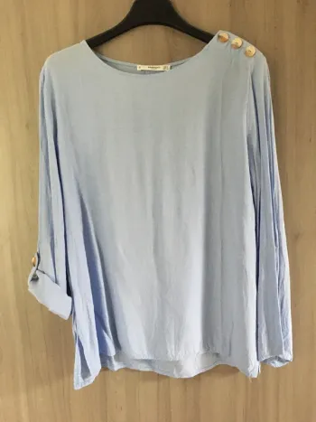 Chemisier bleu ciel T.36 Mango