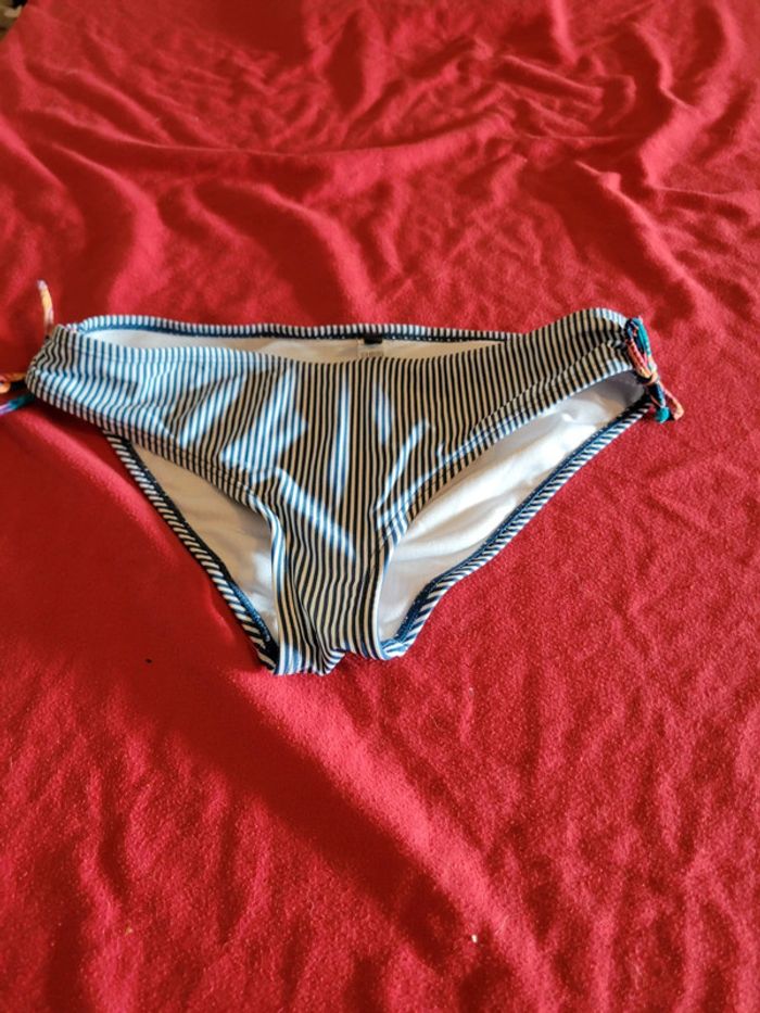 Maillot de bain ( bas) - photo numéro 2