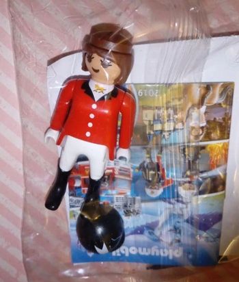 Cavalière playmobil 015 neuf