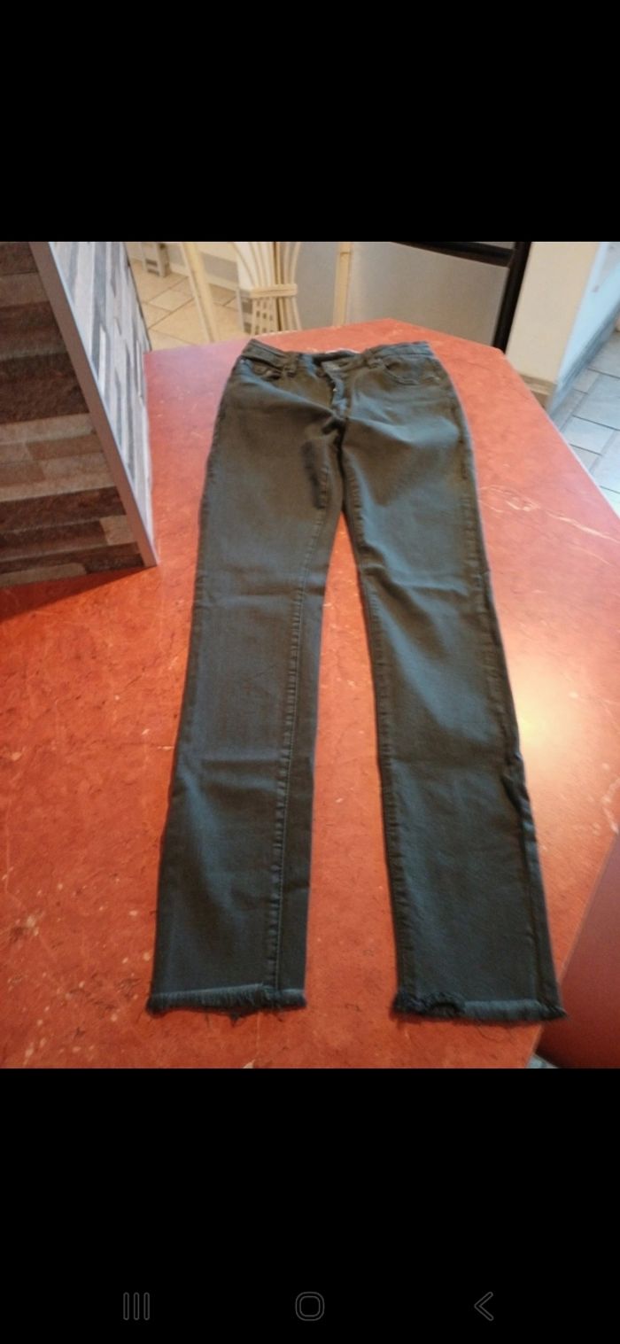 Jean femme taille 38 - photo numéro 2