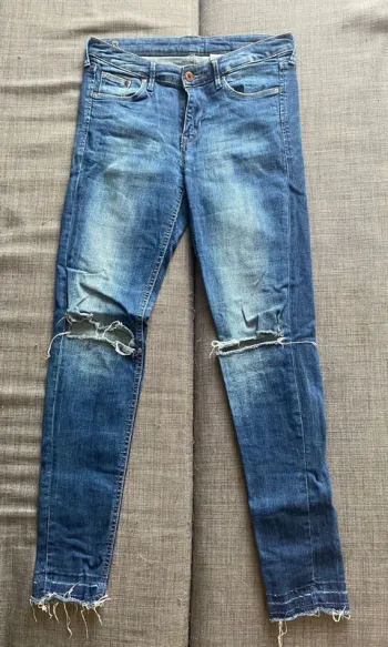 Jeans à trous taille XS/S