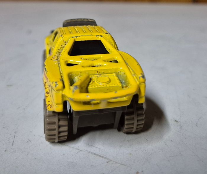 Miniature hotwheels sandblaster mud studs trucks jaune 1/64 Ford raptor  BFD61 - photo numéro 5