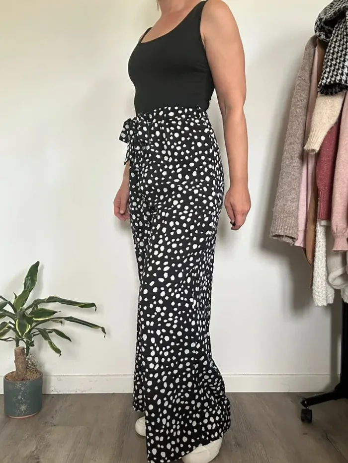 Combinaison pantalon noire à pois blancs – Taille 36 – Très bon état - photo numéro 4