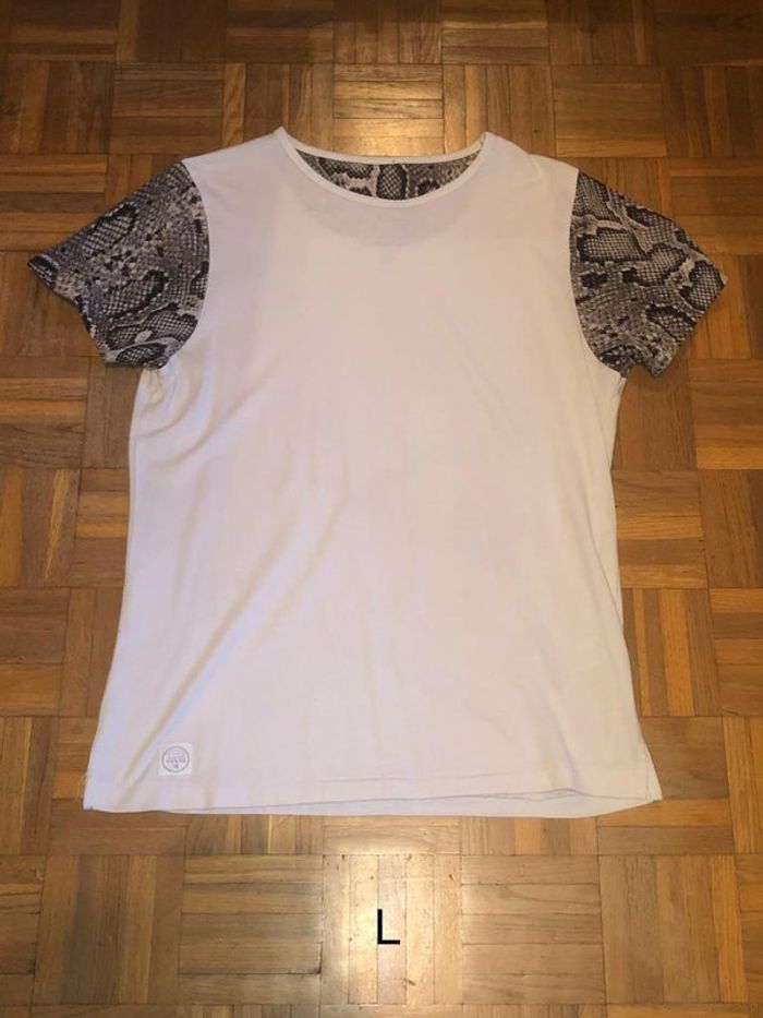 t-shirt blanc manches serpent