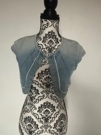 Boléro femme en jeans Zara taille M