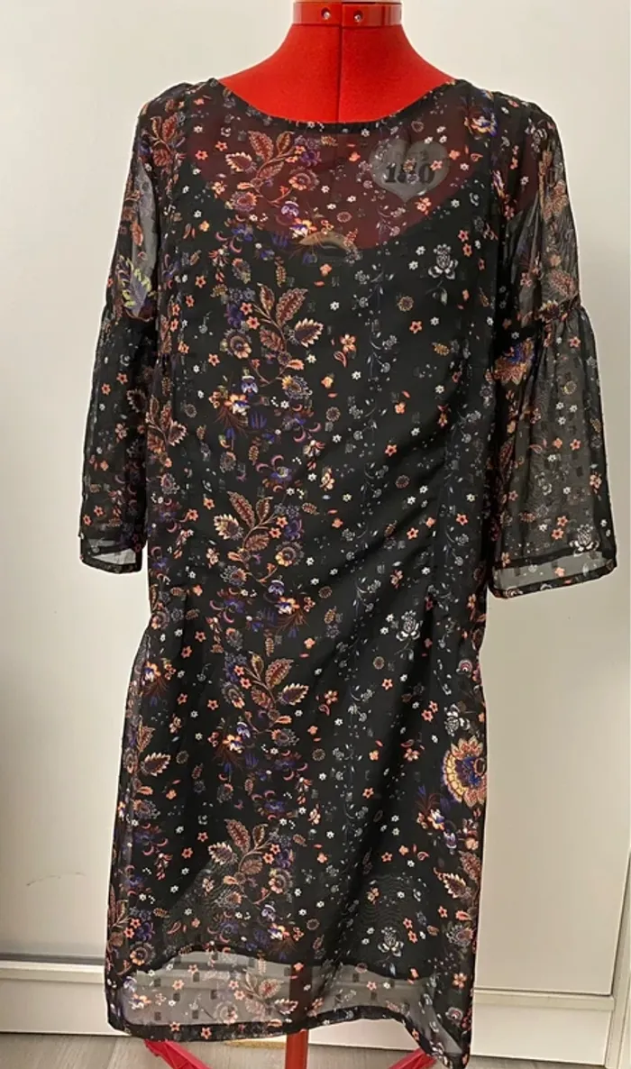 Robe voile fleurie noire manches volants Promod