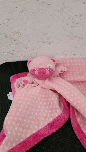 DOUDOU PLAT CHAT ROSE POIS SATIN BABY BLANKET EARLY DAYS