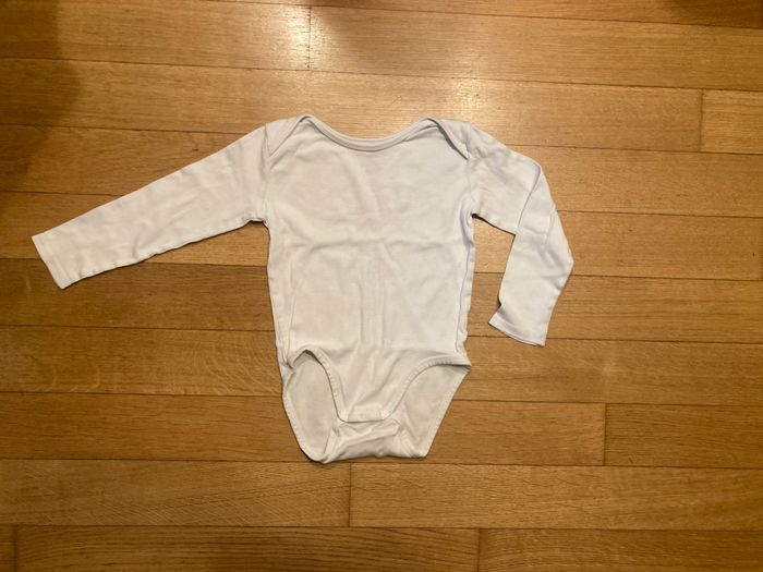 Bodies taille 98cm