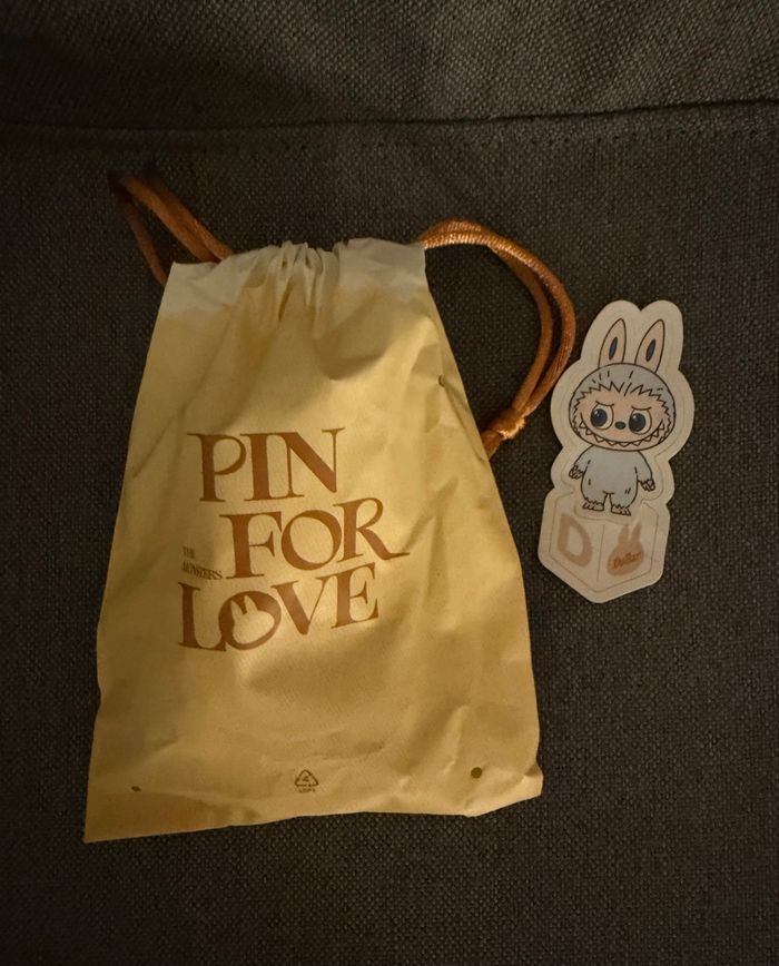 Labubu neuf d’origine - photo numéro 2