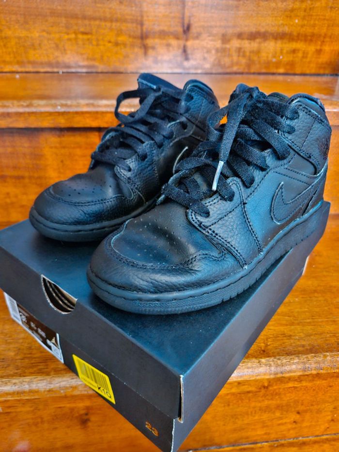 Basket nike air jordan 1 mid - photo numéro 10