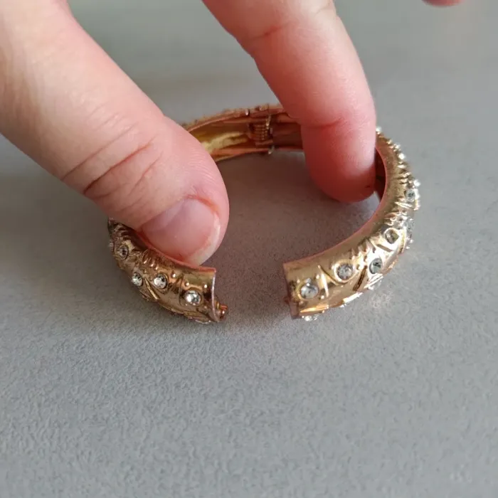 Bracelet enfant doré strass - photo numéro 2