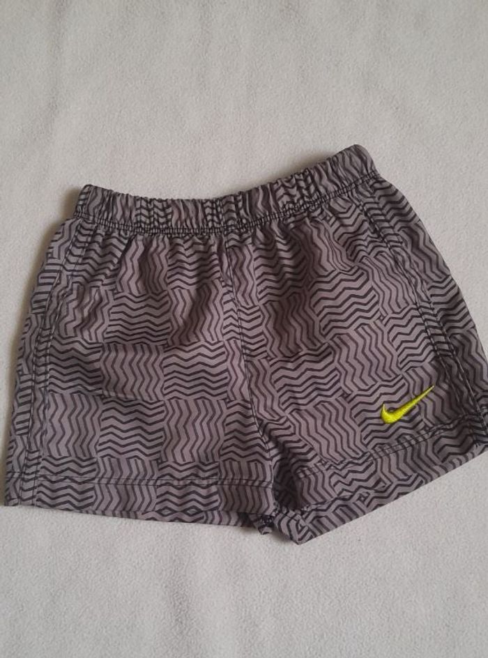 Short Nike 6-9 mois